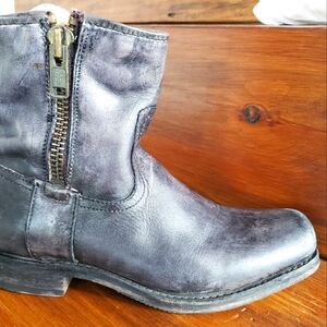 Frye bootie black grey